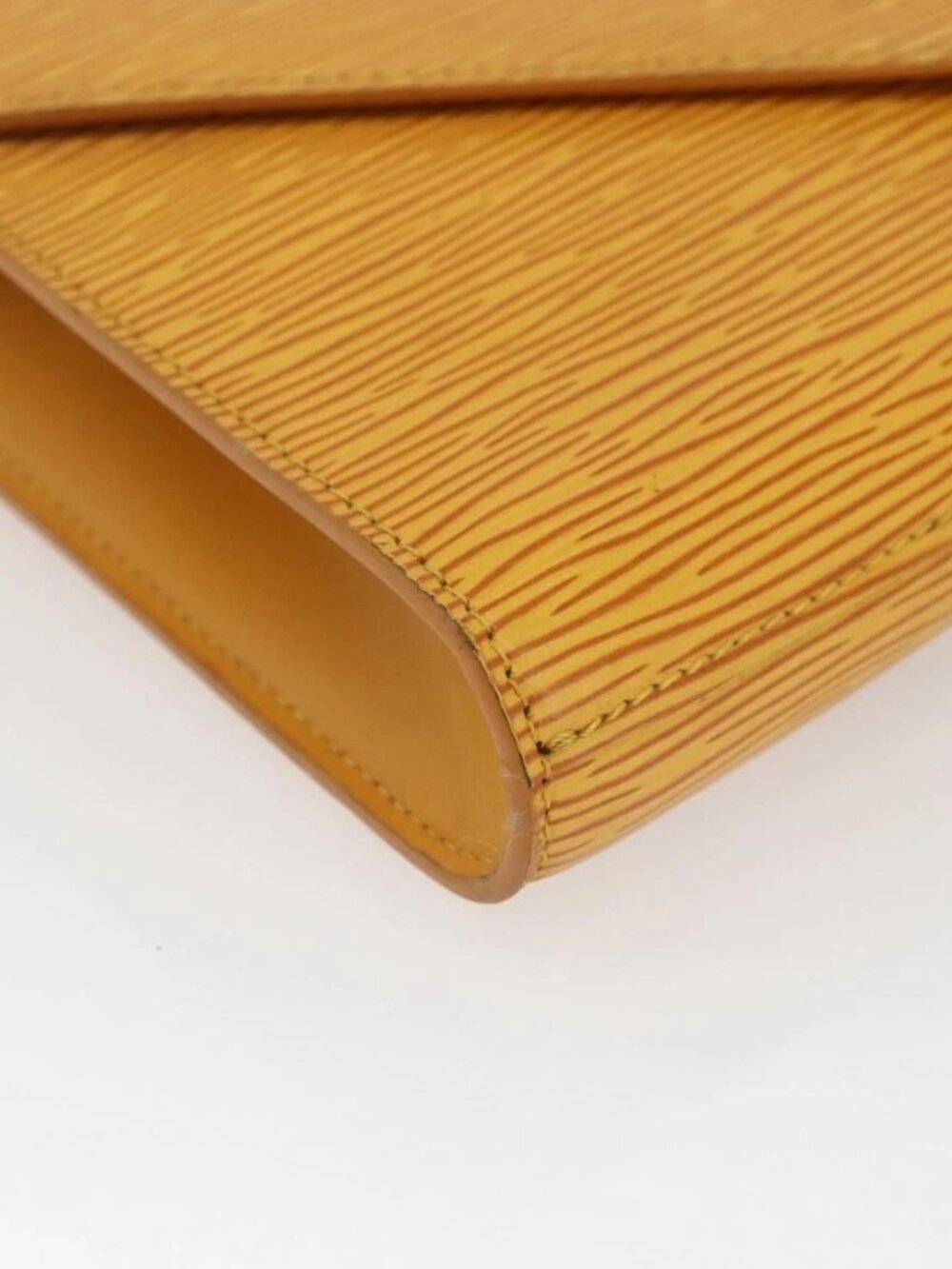 LOUIS VUITTON Epi Art Deco Clutch Bag Yellow M52639 LV Auth 168163 - Picture 14 of 16